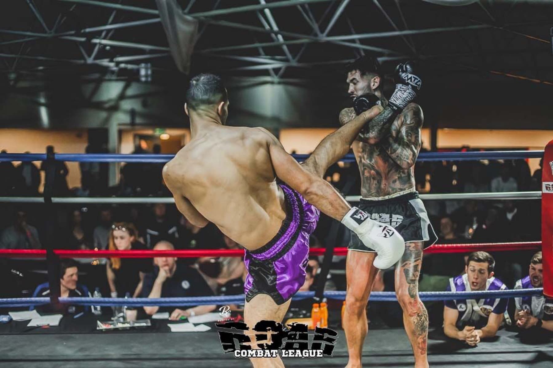 Push kick landing in competition
